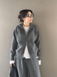 グレー系・チャコールグレー