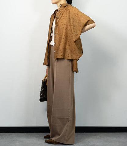 ストレッチタックストレートパンツ