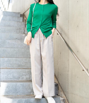 ナチュラルフレアシルエットパンツ