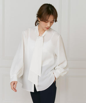 ボウタイブラウス