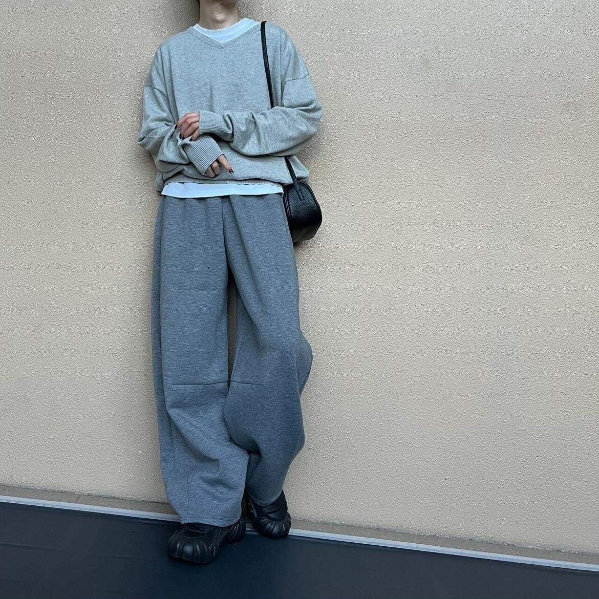 カシミアVネックニット