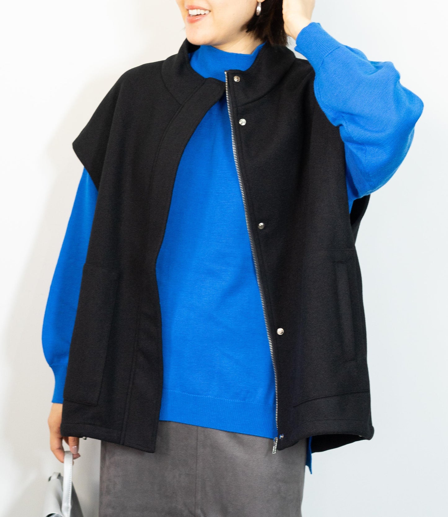 モックネックラグランニット