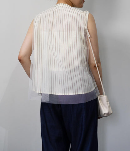 チュールレイヤードノースリーブブラウス