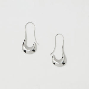 クレセント ムーン ピアス