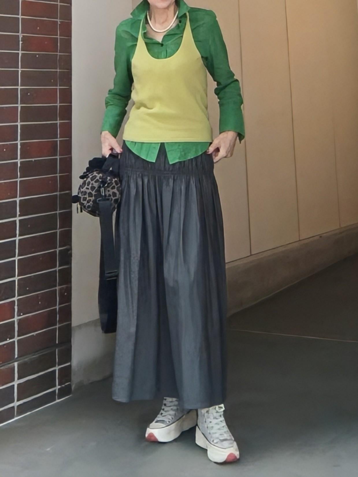 ホルターネックニット
