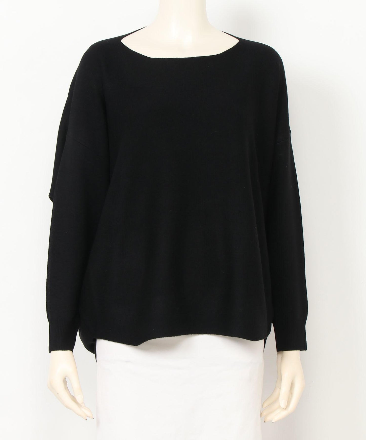 ボートネックニット