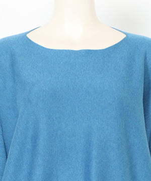 ボートネックニット