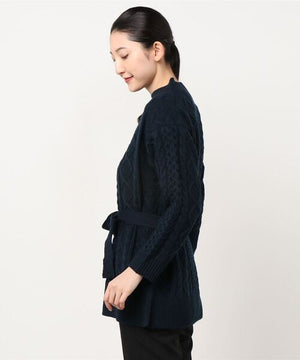 ベルト付きケーブルニット