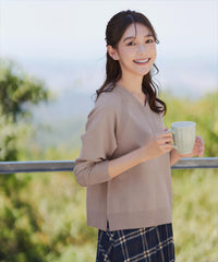 ピンク系・Vネック:モカO