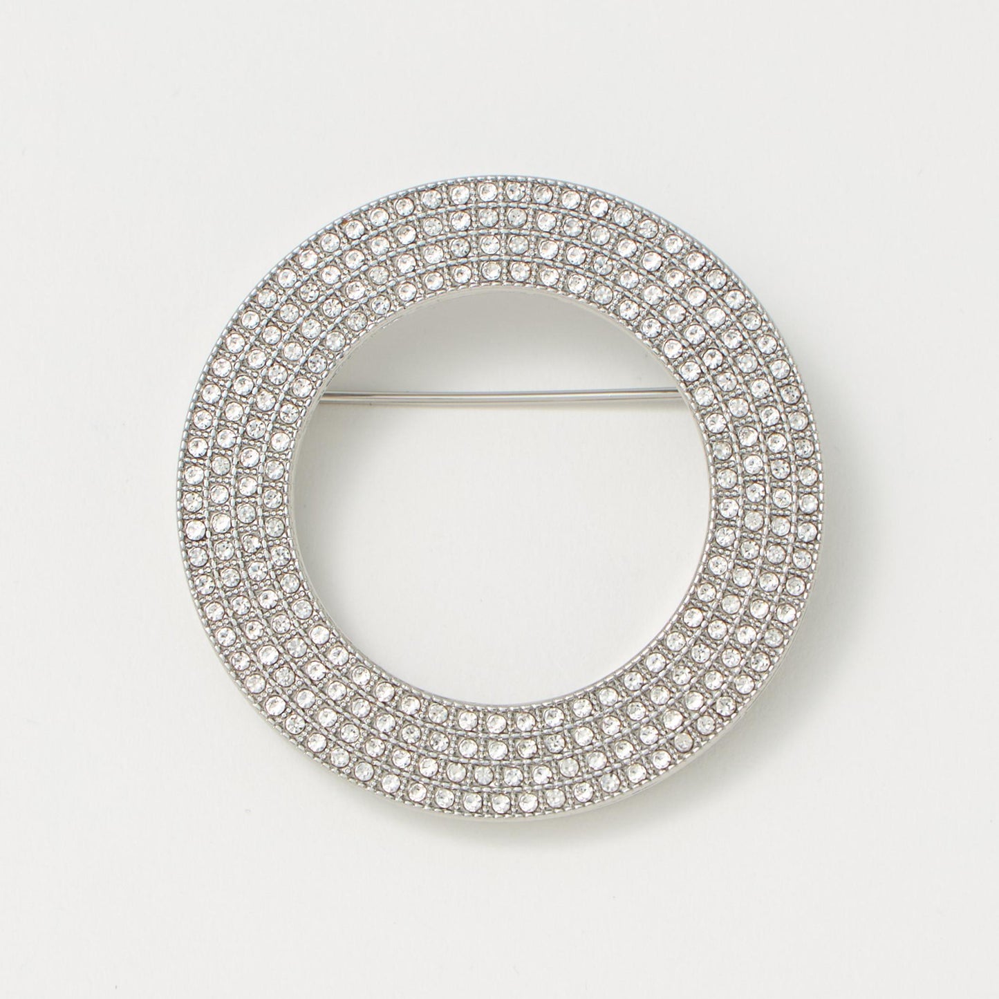 サークル ブローチ