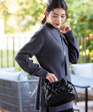 キルティング巾着ショルダーバッグ