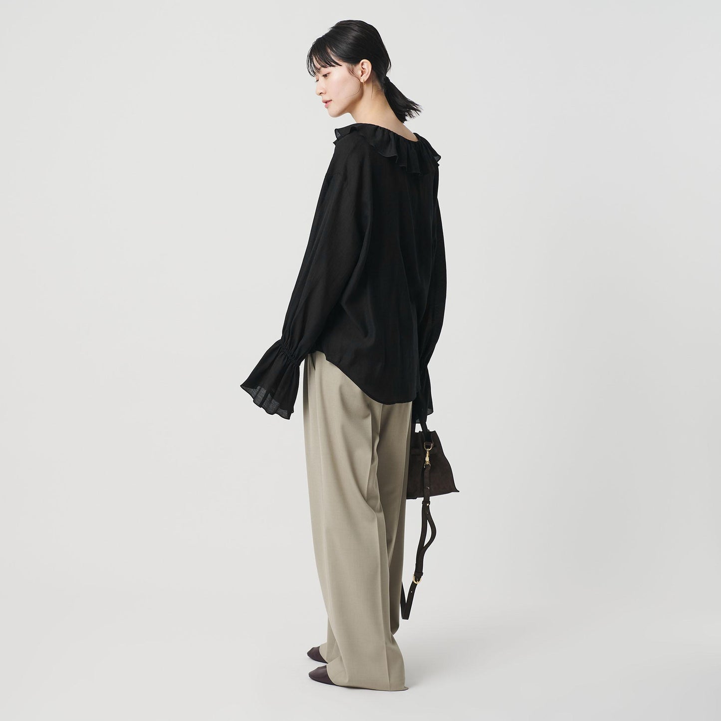 ラッフル スキッパーブラウス