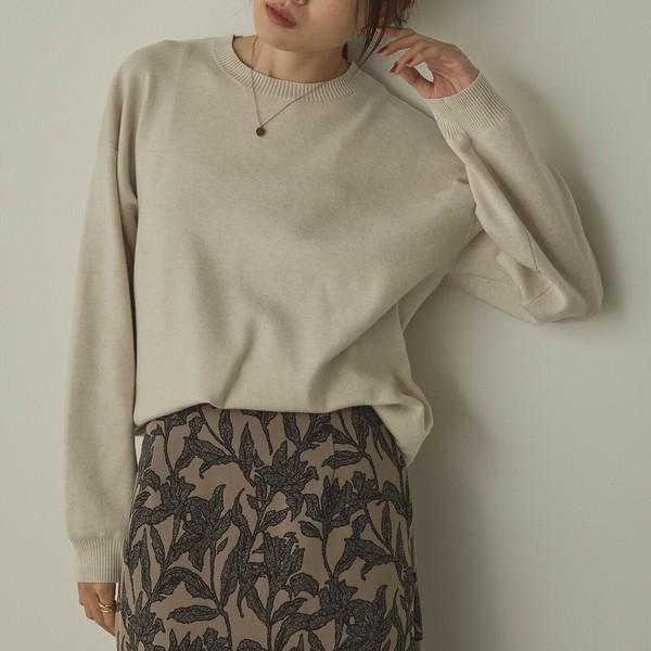 やわもちクルーネックニット