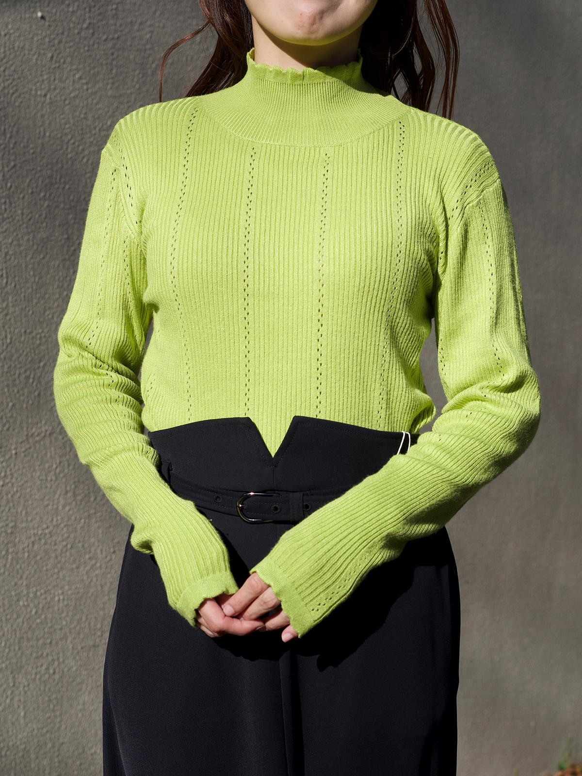 透かし柄ハイネックニット