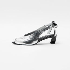 ＜SY＞ポインテッドピープトゥリボンバックベルト パンプス45●↑