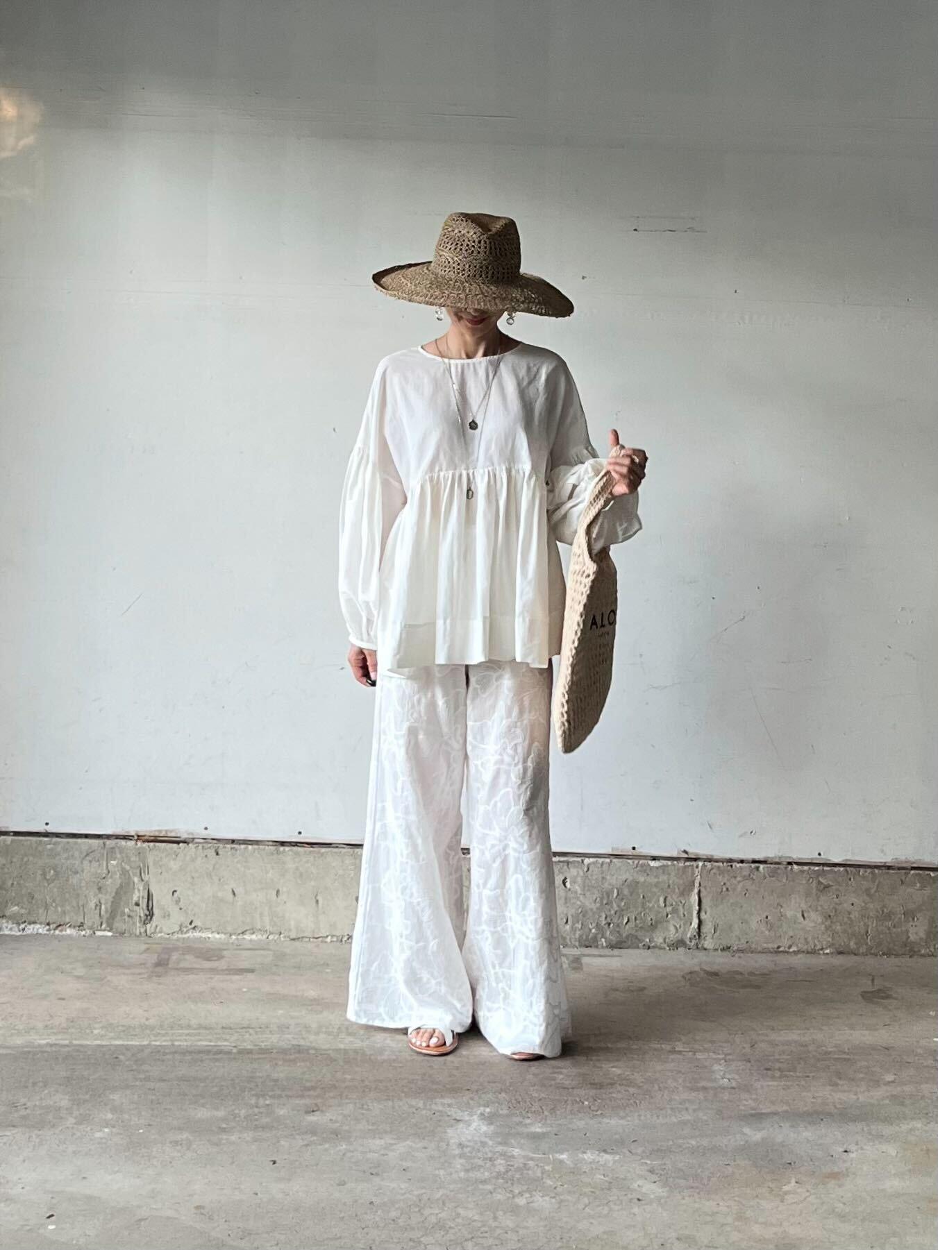 花刺繍コットンパンツ