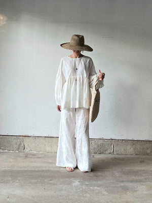 花刺繍コットンパンツ