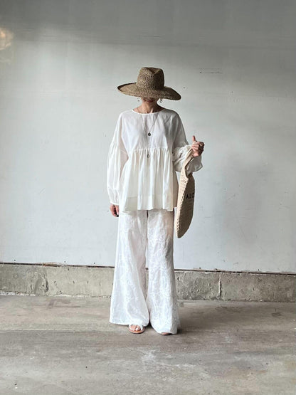 花刺繍コットンパンツ