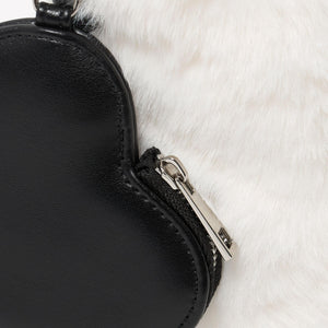 ファーショルダーバッグ ハートチャーム付き