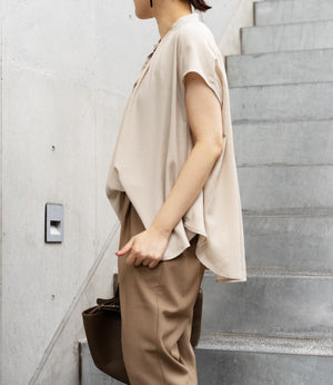 とろみバンドカラーブラウス