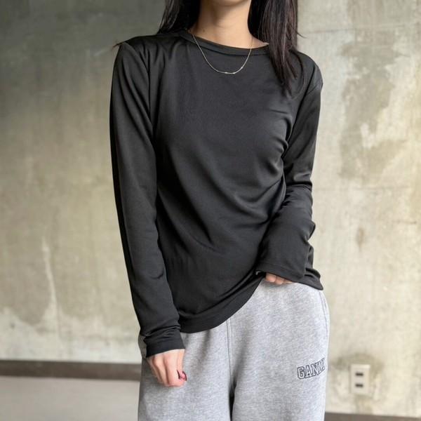 クルーネックトップス