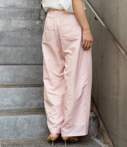 ナイロンツイルタックストレートパンツ