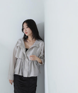 フーディードロストブルゾン