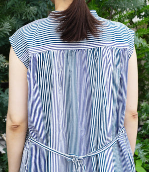 ピンタックフレンチスリーブワンピース