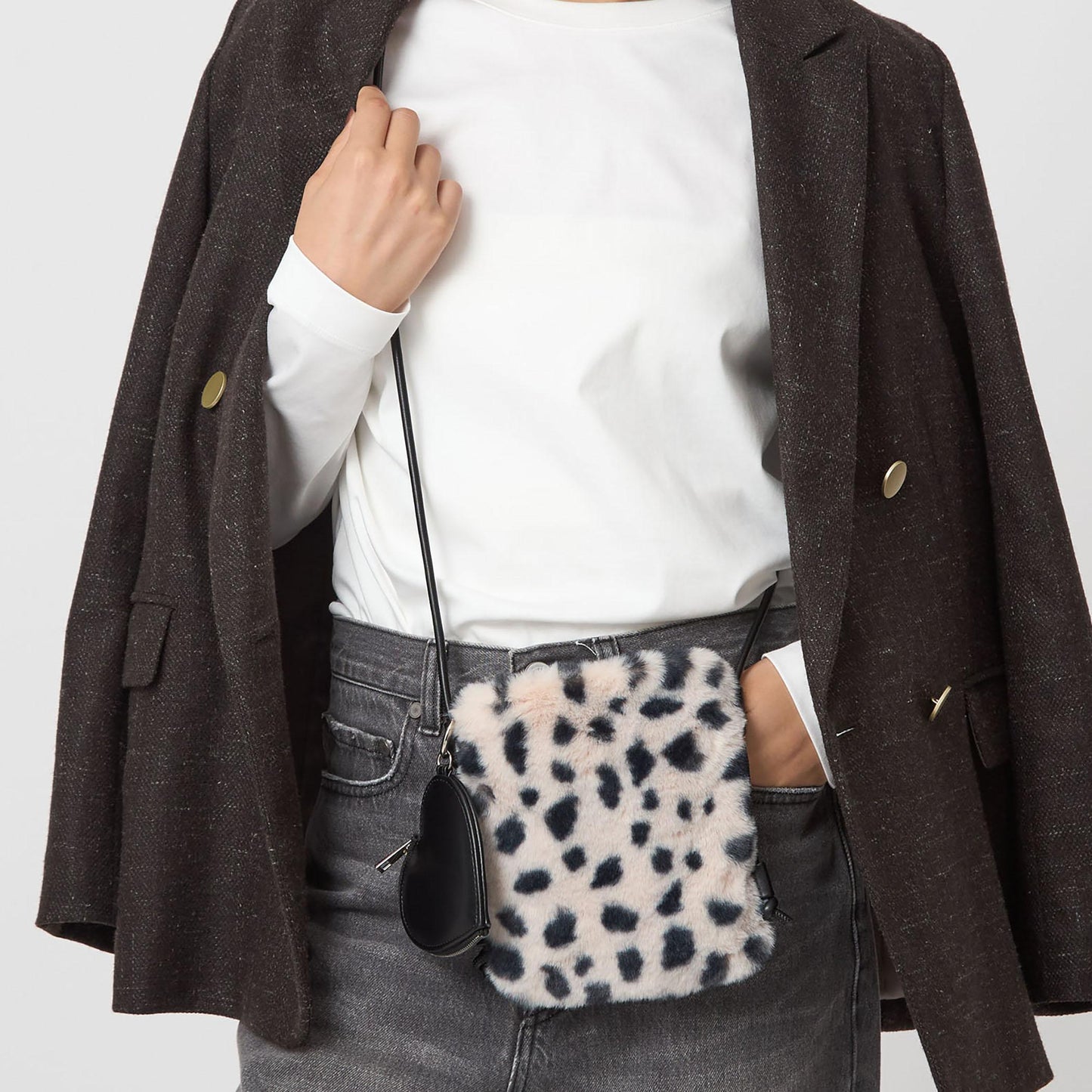 ファーショルダーバッグ ハートチャーム付き