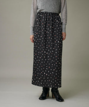 ブラッシュドットプリントスカート