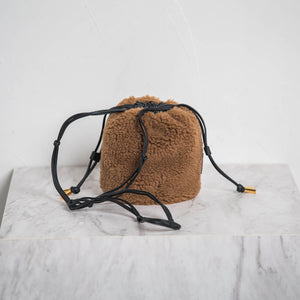 【WEB限定】【VIOLAd'ORO】ボア巾着ミニバッグ　ELMO / V-8925