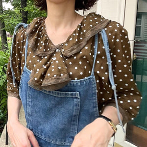 水玉レースブラウス