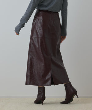 フェイクレザータイトスカート