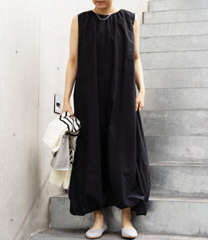 ハーフジップバルーンワンピース