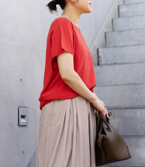 コクーンシルエットVネックニット