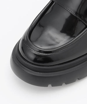 ボリュームスタッズローファー