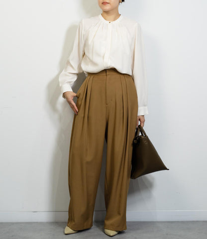 タックフレアブラウス