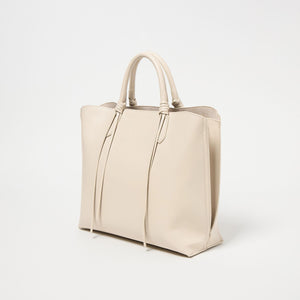 【WEB限定】2WAYタッセルハンドル A4 トートバッグ / ショルダーバッグ