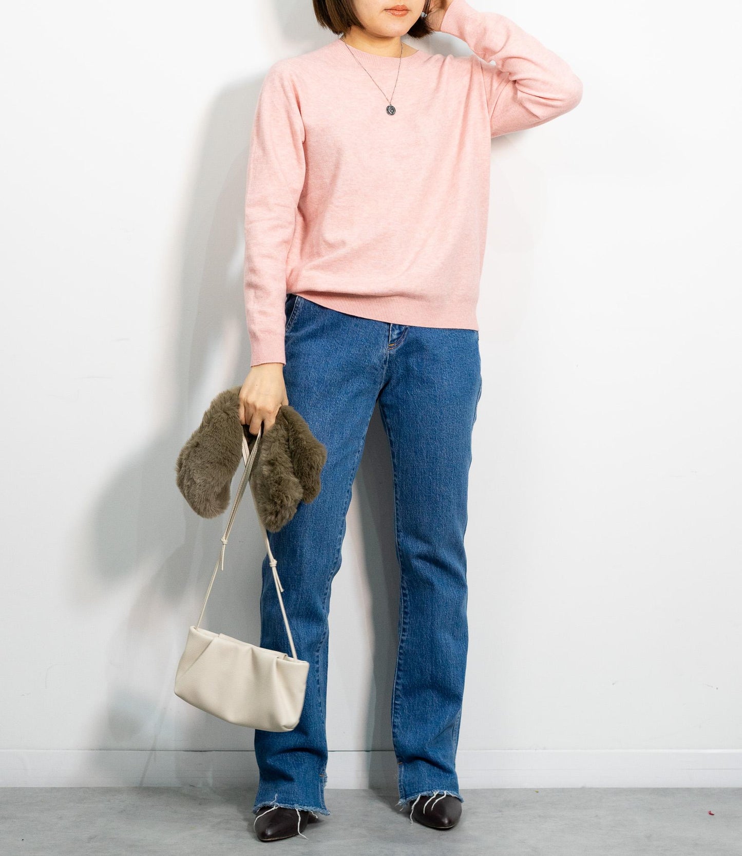 ソフトカシミアクルーネックニット