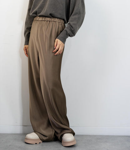 マットサテンストレートパンツ