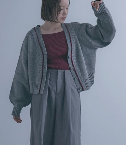 Vネックショートカーディガン