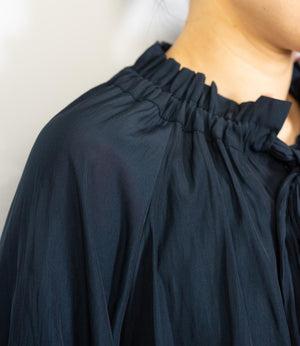 パウダーサテンボウタイブラウス