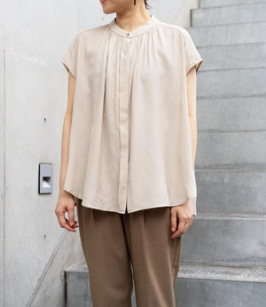 とろみバンドカラーブラウス