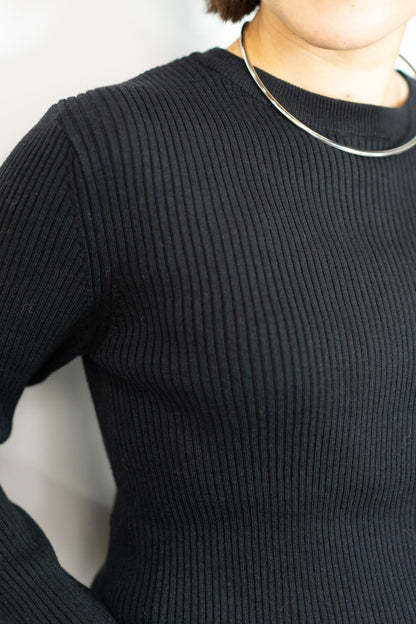 コンフォータブルスリムニット