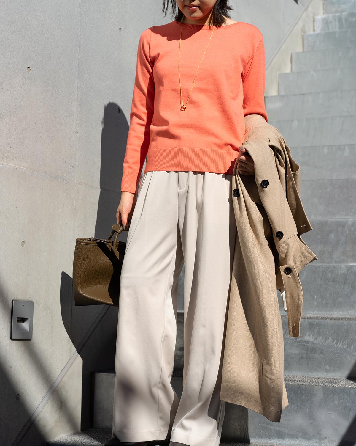 クルーネックストレートニット