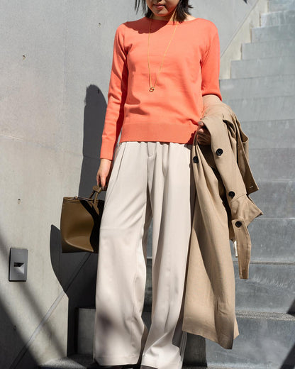 クルーネックストレートニット