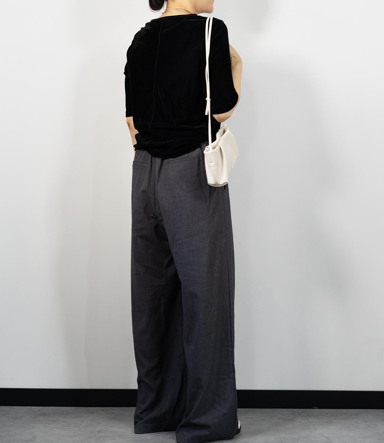 ストレッチタックストレートパンツ