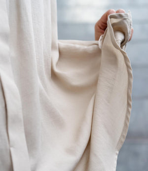 とろみバンドカラーブラウス