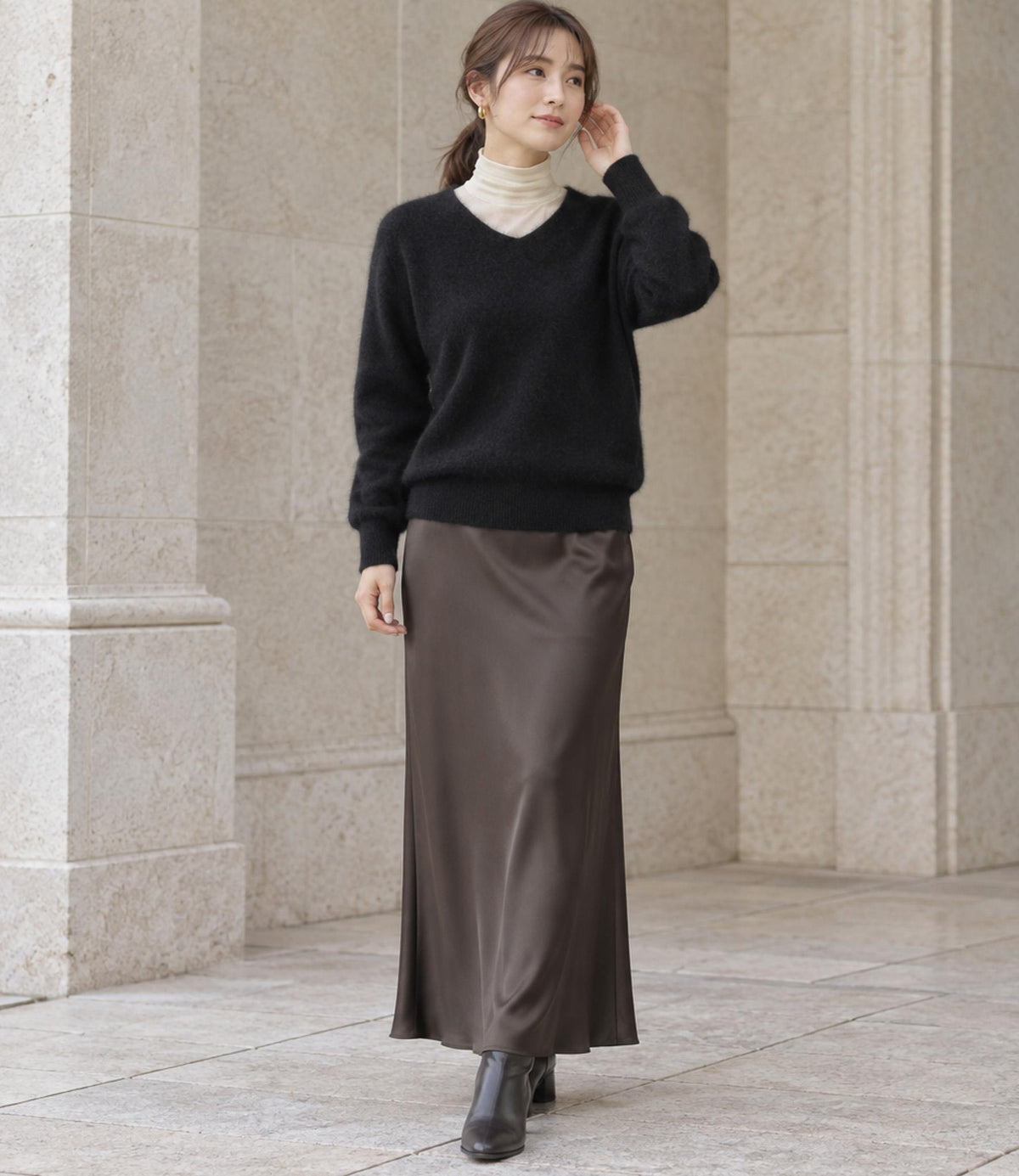 ウールカシミアホールガーメントVネックニット
