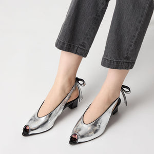 ＜SY＞ポインテッドピープトゥリボンバックベルト パンプス45●↑